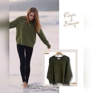 🌿​Cozy & Chic: Old Navy Women's Oversized Moss Green Knit Sweater - Size Medium